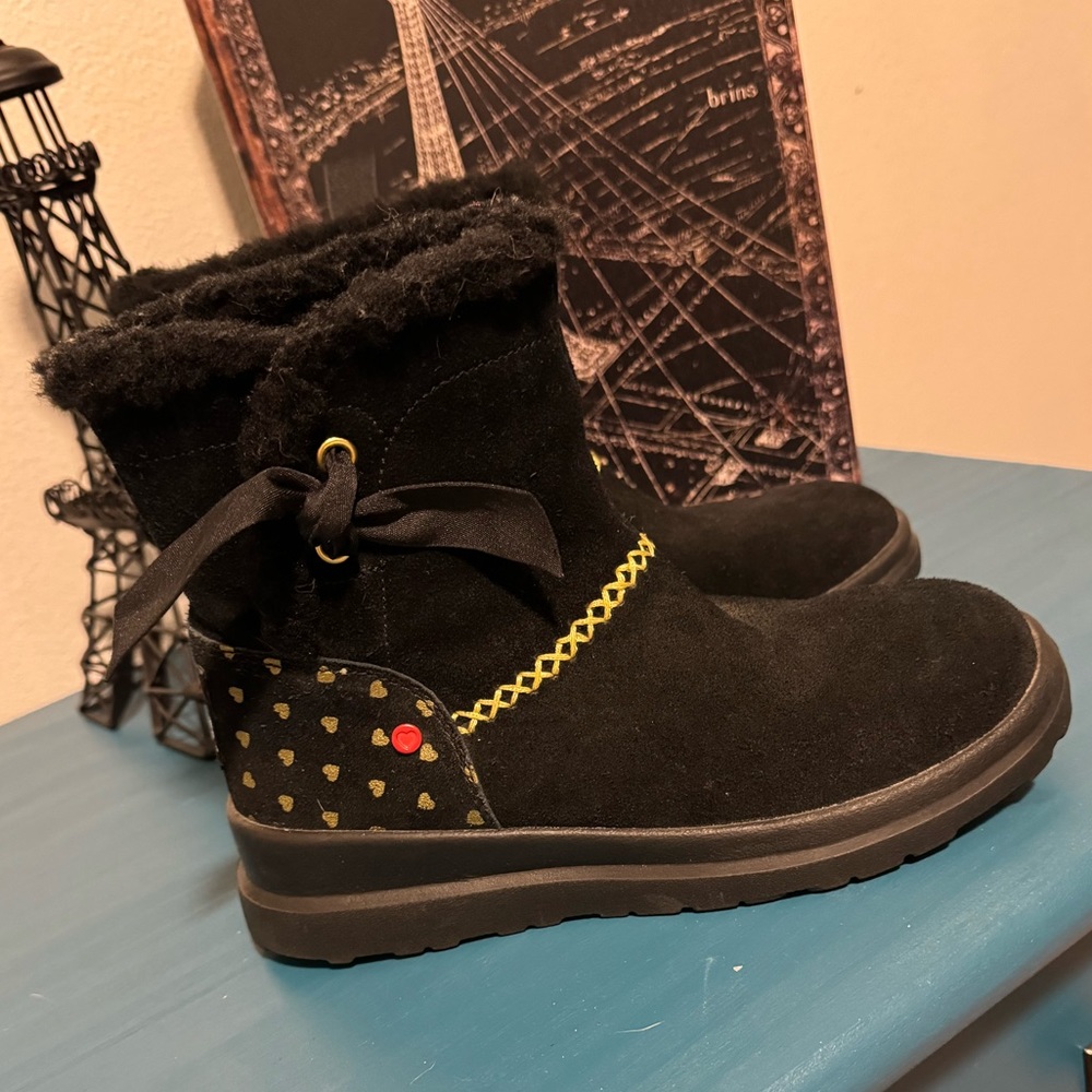 Girls uggs
